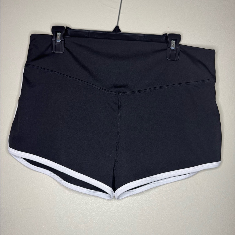 Series 8 Fitness Biker Shorts Women’s XL‎ Black White Trim